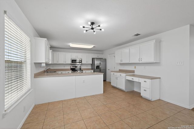 10122 Cactus Valley, San Antonio, TX 78254