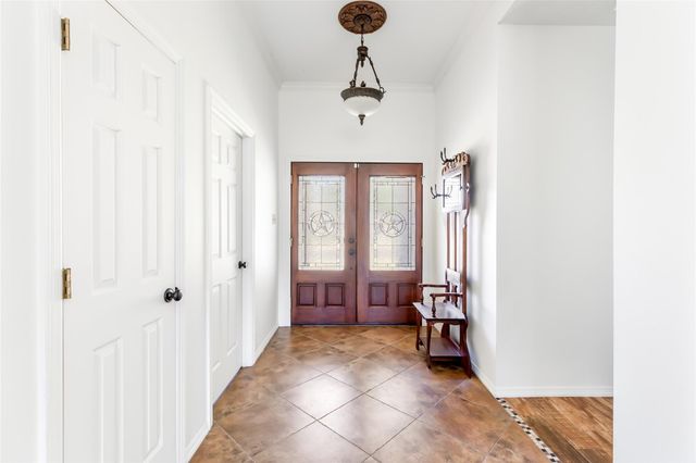 7002 Lakeside Drive, Liberty, TX 77575