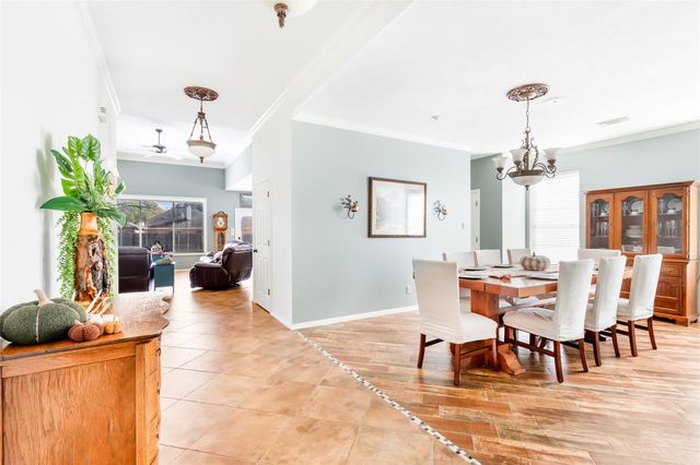 7002 Lakeside Drive, Liberty, TX 77575