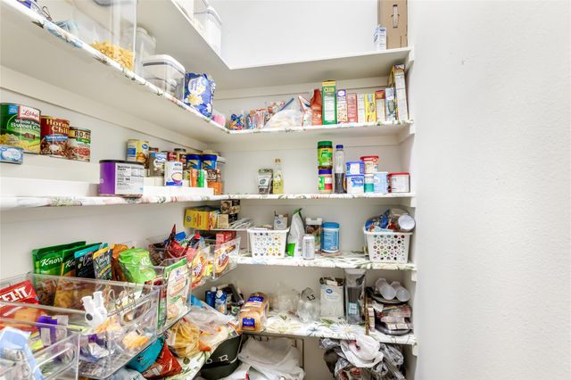 7002 Lakeside Drive, Liberty, TX 77575