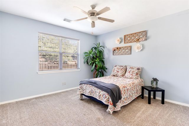 7002 Lakeside Drive, Liberty, TX 77575