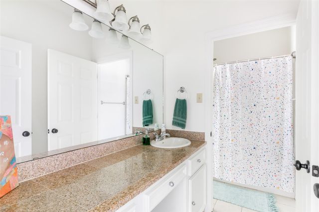 7002 Lakeside Drive, Liberty, TX 77575