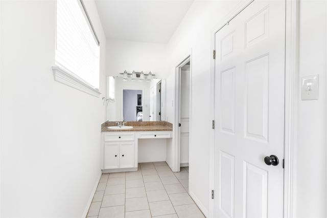 7002 Lakeside Drive, Liberty, TX 77575