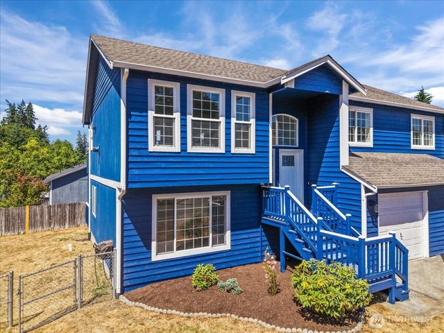 2956 lowren Loop, Port Orchard, WA 98366