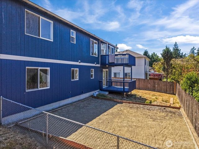 2956 lowren Loop, Port Orchard, WA 98366