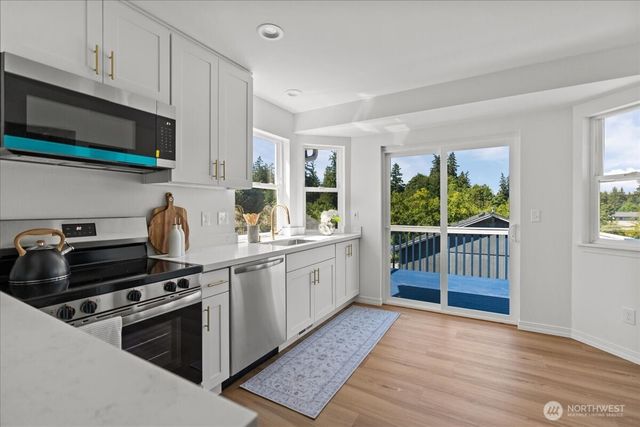 2956 lowren Loop, Port Orchard, WA 98366