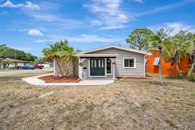 647 74TH AVENUE N, St Petersburg, FL 33702