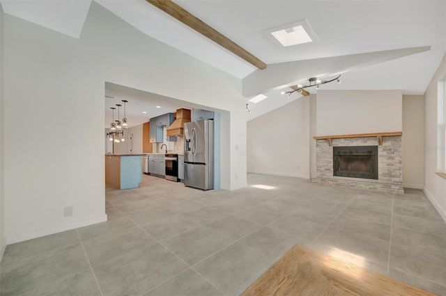 647 74TH AVENUE N, St Petersburg, FL 33702