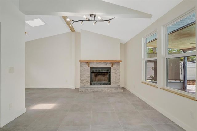 647 74TH AVENUE N, St Petersburg, FL 33702