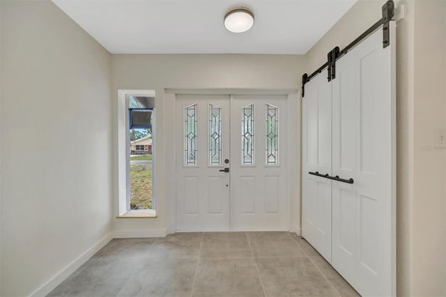 647 74TH AVENUE N, St Petersburg, FL 33702