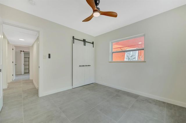 647 74TH AVENUE N, St Petersburg, FL 33702