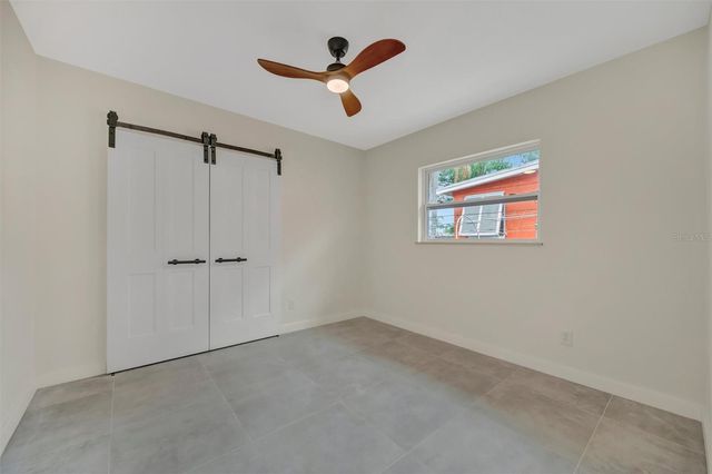 647 74TH AVENUE N, St Petersburg, FL 33702