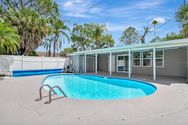 647 74TH AVENUE N, St Petersburg, FL 33702