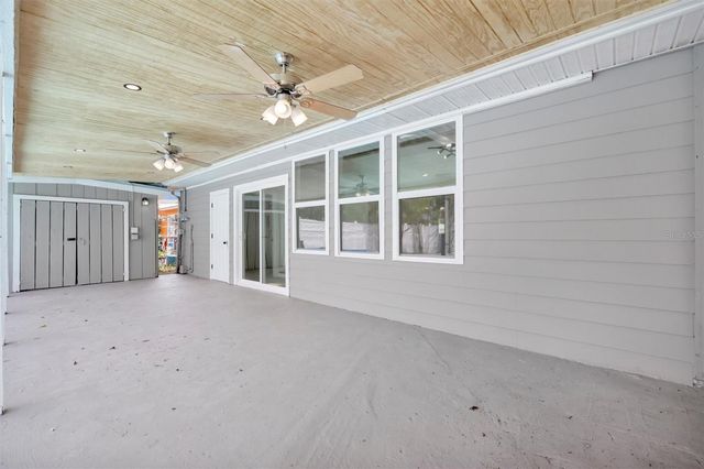 647 74TH AVENUE N, St Petersburg, FL 33702