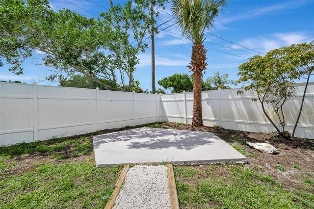 647 74TH AVENUE N, St Petersburg, FL 33702