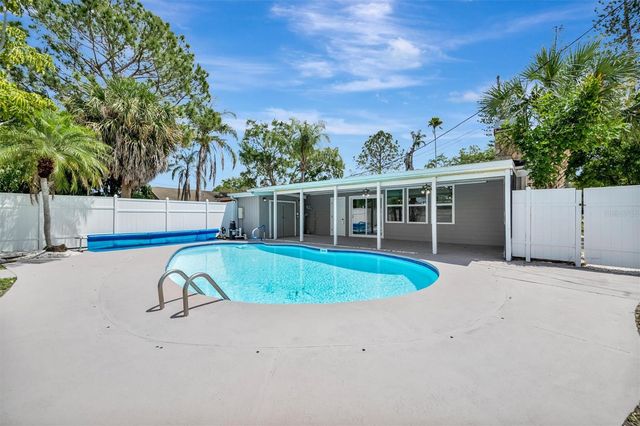 647 74TH AVENUE N, St Petersburg, FL 33702