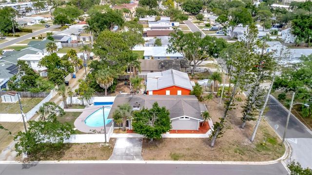 647 74TH AVENUE N, St Petersburg, FL 33702
