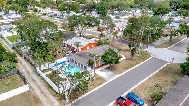 647 74TH AVENUE N, St Petersburg, FL 33702