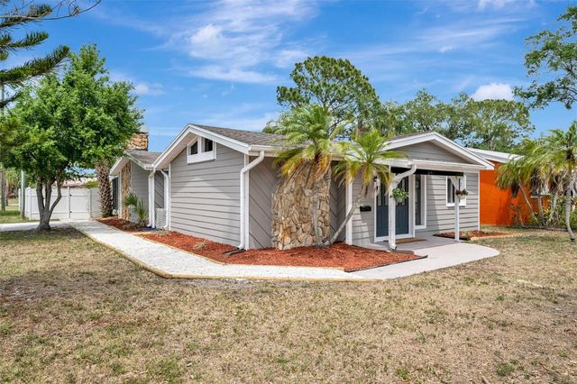 647 74TH AVENUE N, St Petersburg, FL 33702