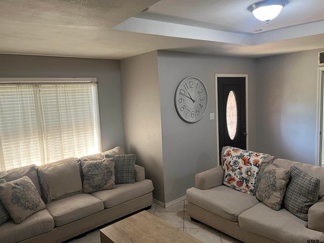 407 Fulton, Pittsburg, TX 75686