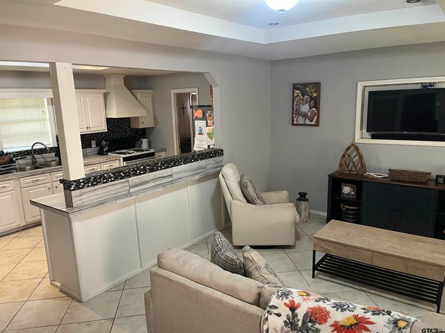 407 Fulton, Pittsburg, TX 75686