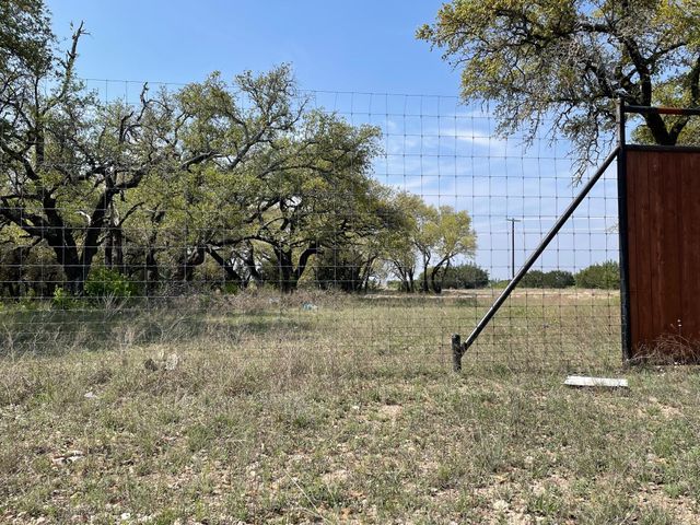 153 Heartleaf DR, Lampasas, TX 76550