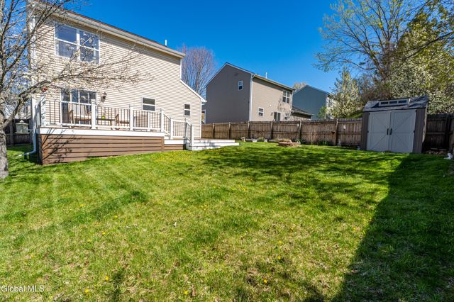 6 Cobblestone Lane, Troy, NY 12180
