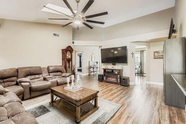 4334 W VILLA LINDA Drive, Glendale, AZ 85310