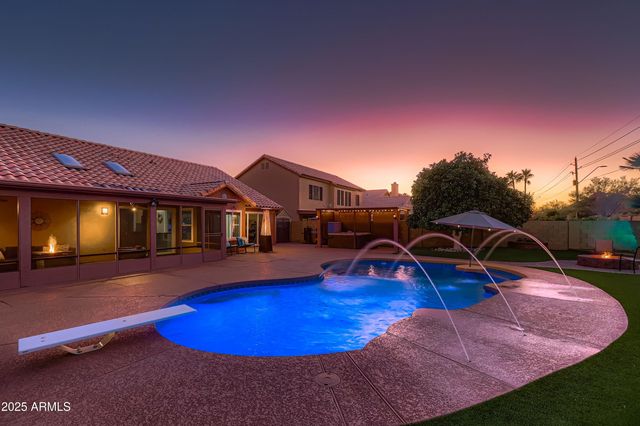 4334 W VILLA LINDA Drive, Glendale, AZ 85310