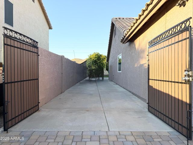 4334 W VILLA LINDA Drive, Glendale, AZ 85310