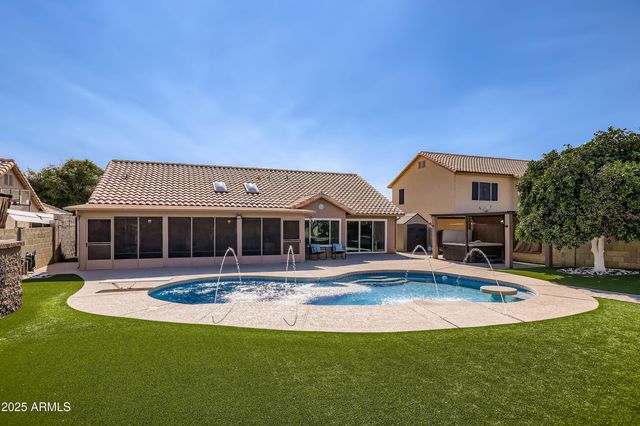 4334 W VILLA LINDA Drive, Glendale, AZ 85310