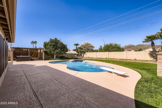 4334 W VILLA LINDA Drive, Glendale, AZ 85310