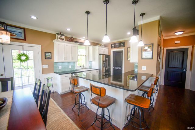 5753 N Golf Course Road, Bicknell, IN 47512