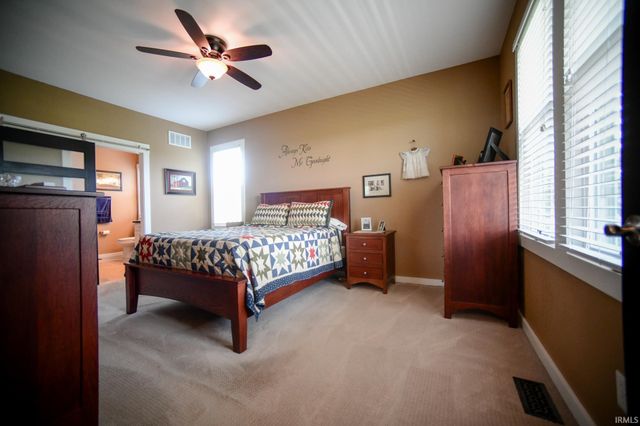 5753 N Golf Course Road, Bicknell, IN 47512