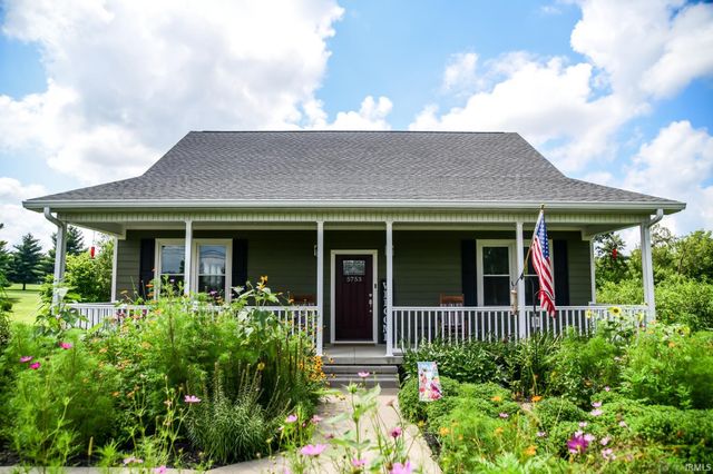 5753 N Golf Course Road, Bicknell, IN 47512