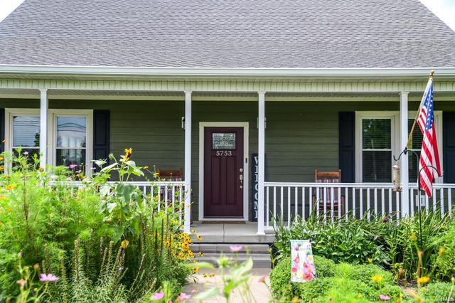 5753 N Golf Course Road, Bicknell, IN 47512