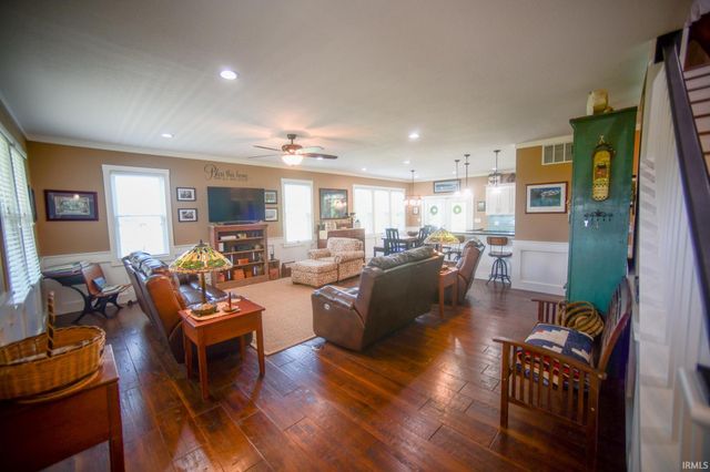 5753 N Golf Course Road, Bicknell, IN 47512