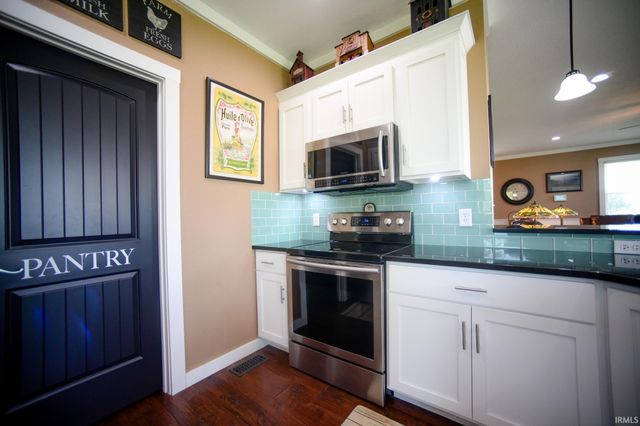 5753 N Golf Course Road, Bicknell, IN 47512