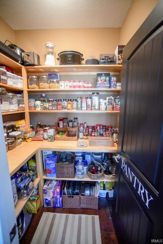 5753 N Golf Course Road, Bicknell, IN 47512