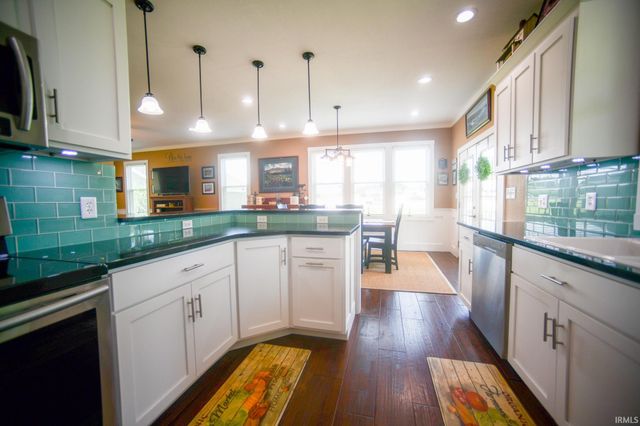 5753 N Golf Course Road, Bicknell, IN 47512