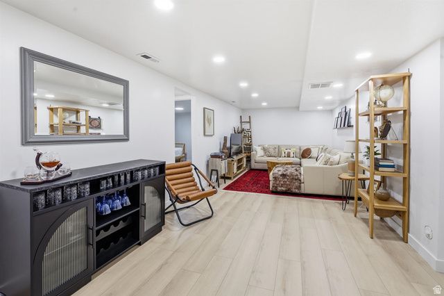 526 W WINCHESTER ST, Murray, UT 84123