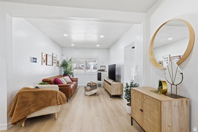 526 W WINCHESTER ST, Murray, UT 84123