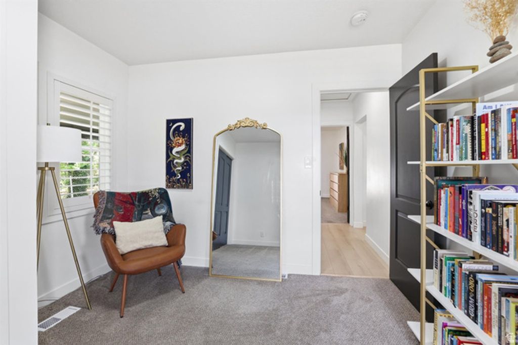 Image 19 of property listing at 526 W WINCHESTER ST, Murray, UT 84123