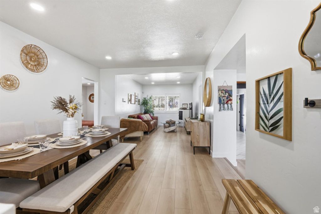 Image 3 of property listing at 526 W WINCHESTER ST, Murray, UT 84123