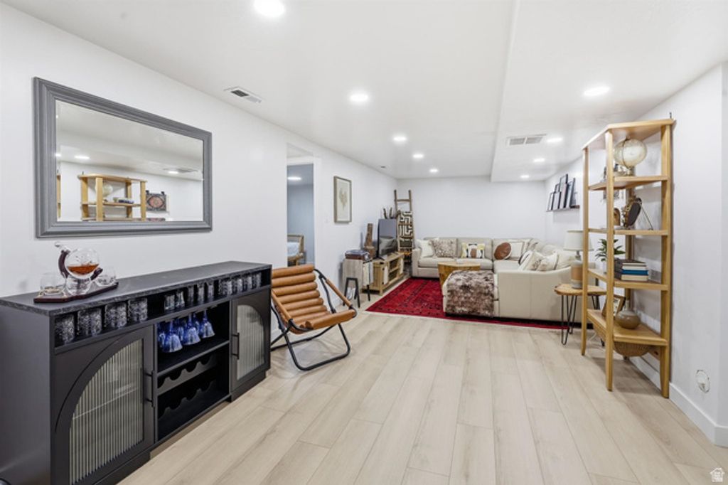 Image 24 of property listing at 526 W WINCHESTER ST, Murray, UT 84123
