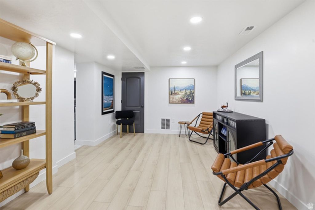Image 26 of property listing at 526 W WINCHESTER ST, Murray, UT 84123