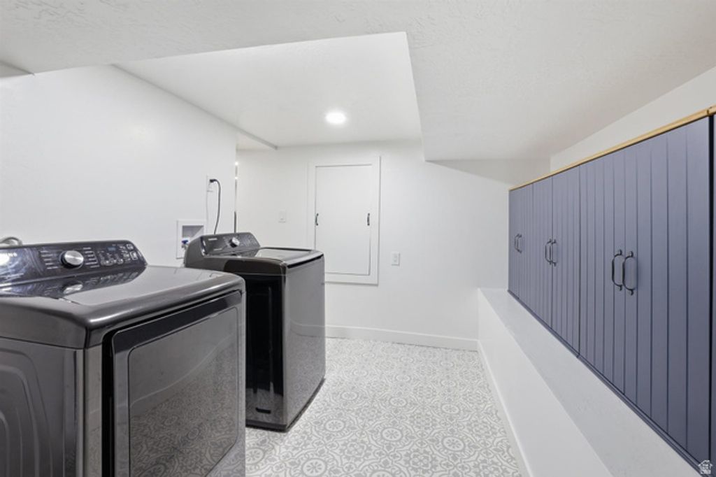 Image 31 of property listing at 526 W WINCHESTER ST, Murray, UT 84123