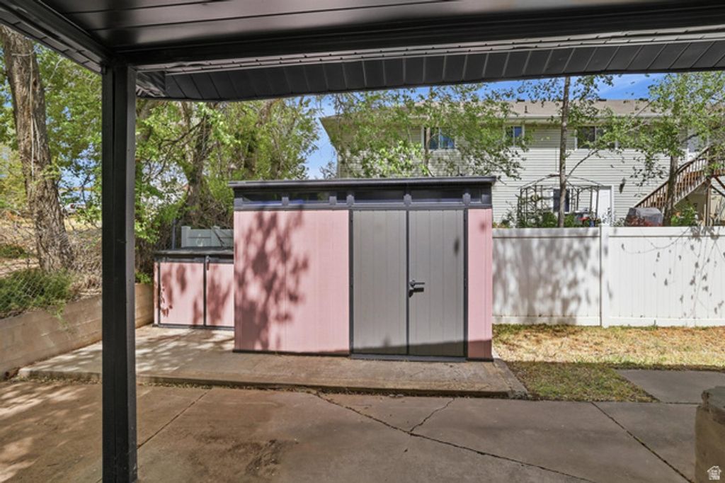 Image 34 of property listing at 526 W WINCHESTER ST, Murray, UT 84123