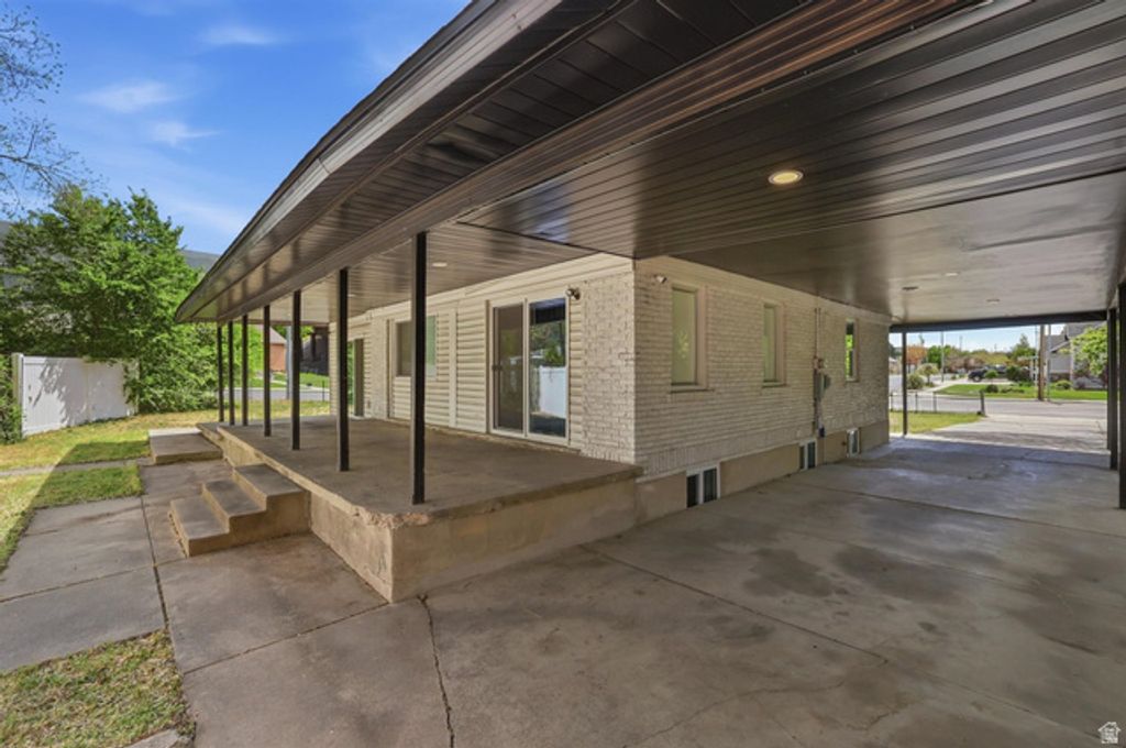 Image 35 of property listing at 526 W WINCHESTER ST, Murray, UT 84123