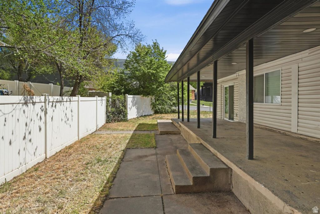 Image 36 of property listing at 526 W WINCHESTER ST, Murray, UT 84123